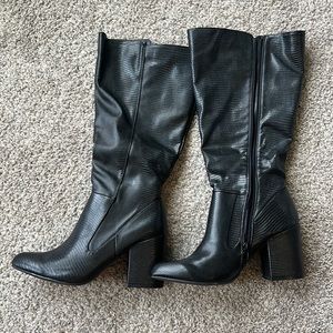 Journees extra wide calf black boot, never worn, size 9